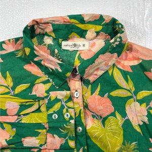 Natural Life Green and Pink Floral Shirt Size Medium 100% cotton button down